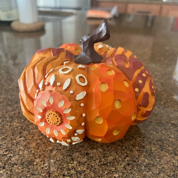Wooden patterned pumpkin - Picture 3 of 4